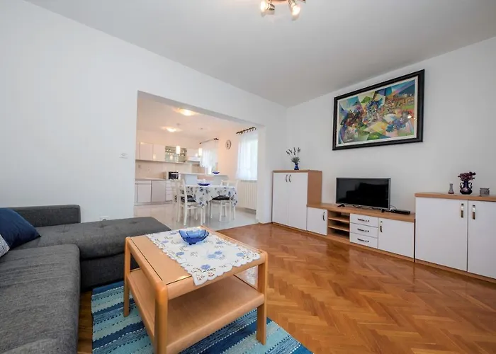 App&Rooms Anica Kampor Гостевой дом 3*