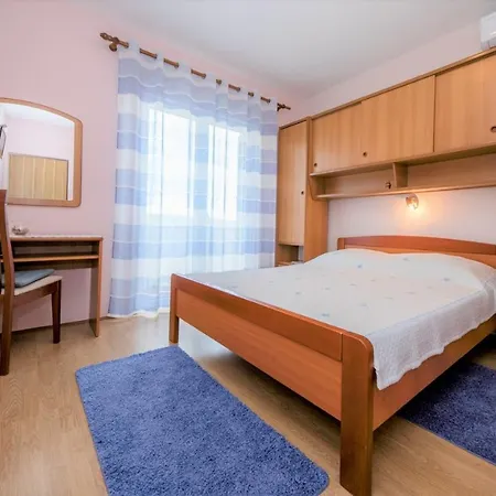 Guest house App&Rooms Anica Kampor Kampor