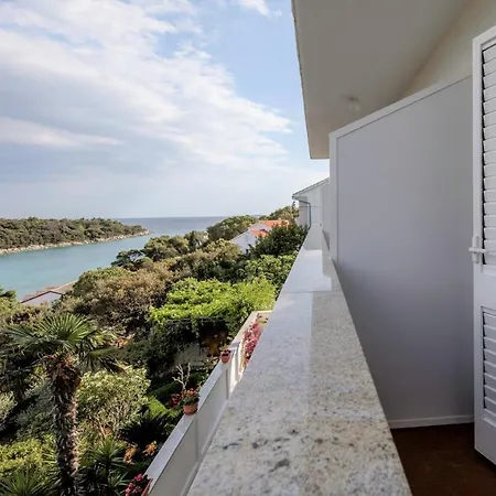 App&Rooms Anica Kampor Guest house 3*