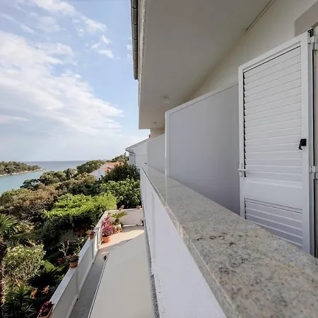 Guest house App&Rooms Anica Kampor Kampor
