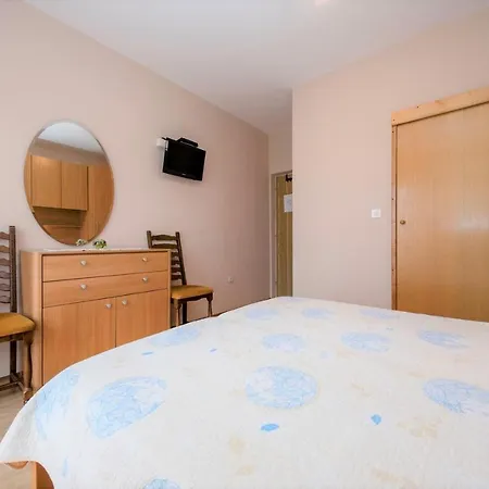 Gasthof App&Rooms Anica Kampor 3*