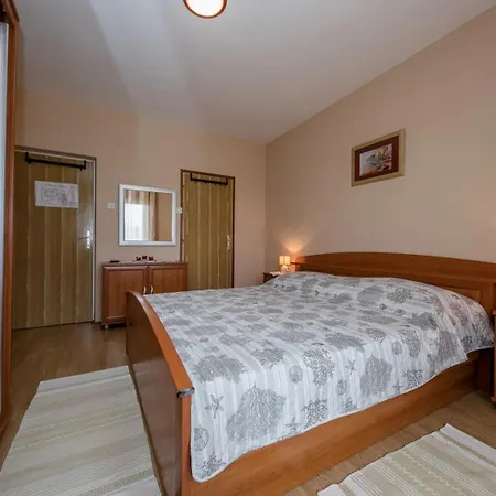 App&rooms Anica 3* Kampor