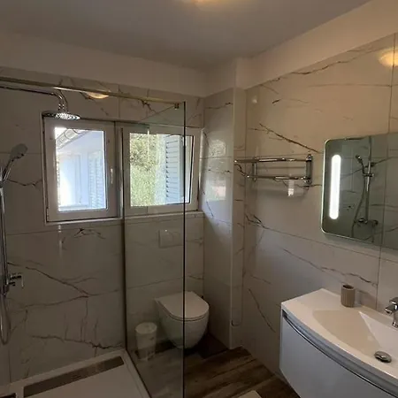 Pensjonat App&rooms Anica Kampor